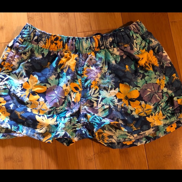 Patagonia Pants - Patagonia women’s baggie shorts size small